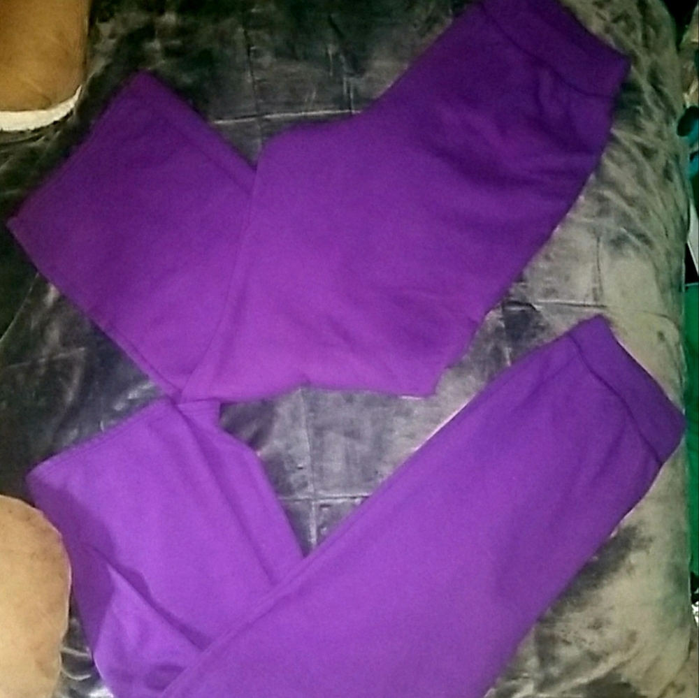 2 pairs of Hanes Joggers